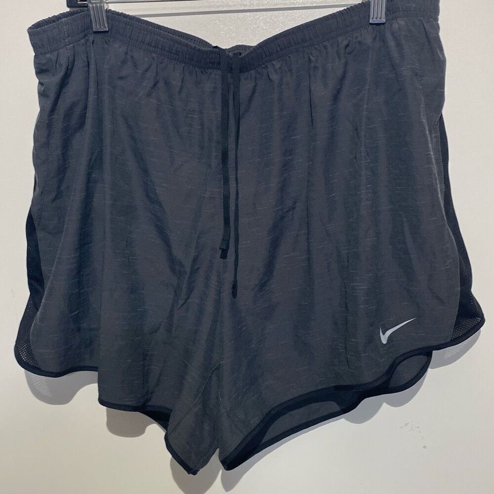 Nike‎ Women's Black Performance Dri-Fit Tempo Athletic Running  Shorts 1X NWT